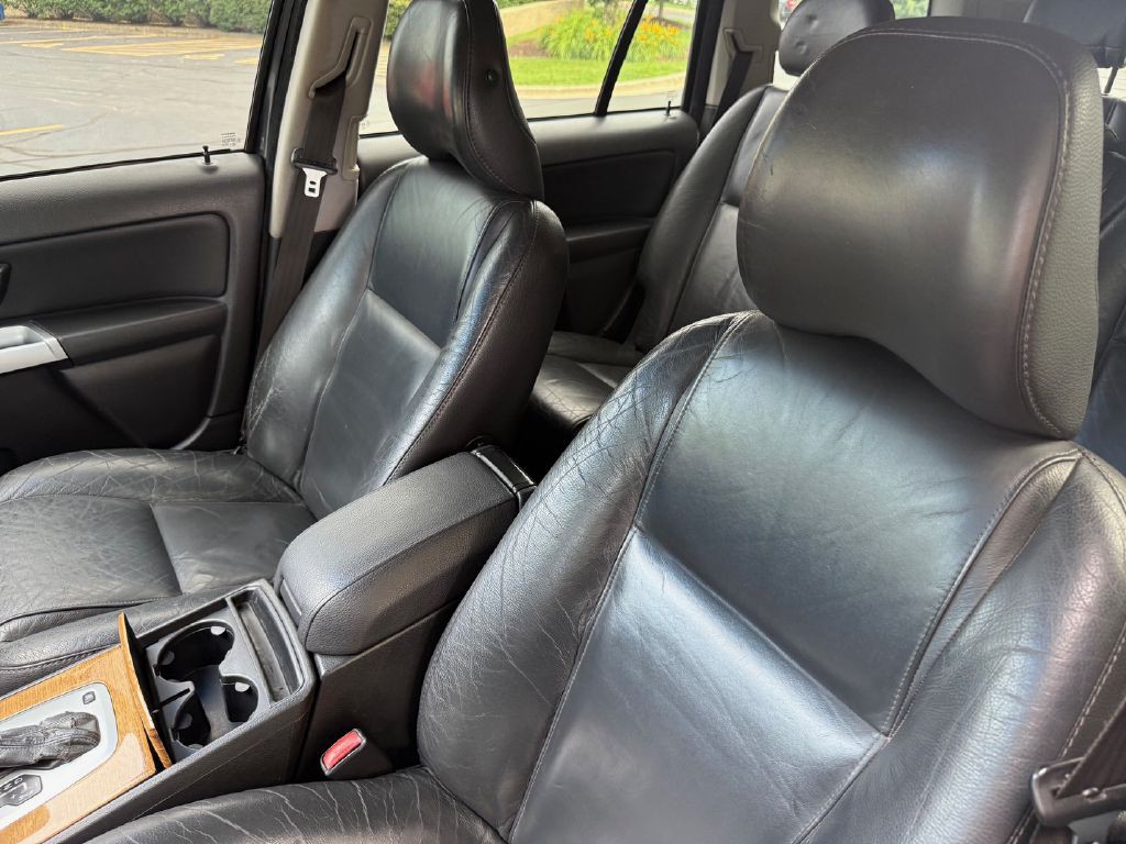 2005 Volvo XC90 Image 29