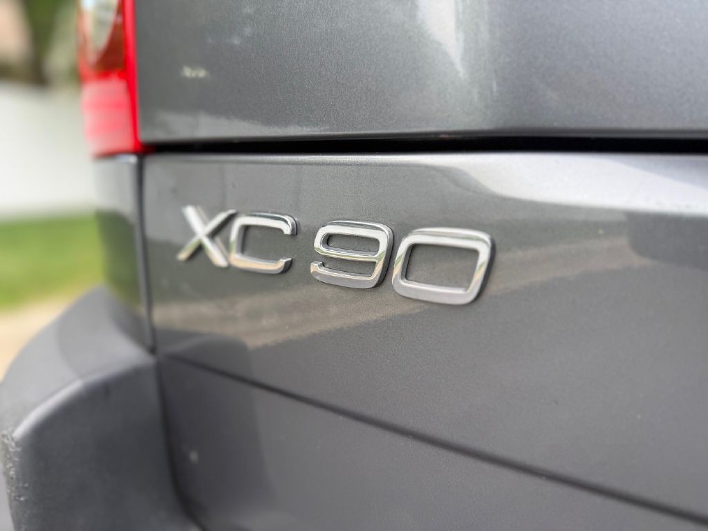 2005 Volvo XC90 Image 32