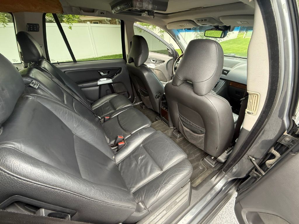 2005 Volvo XC90 Image 39