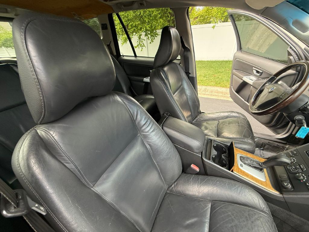 2005 Volvo XC90 Image 42