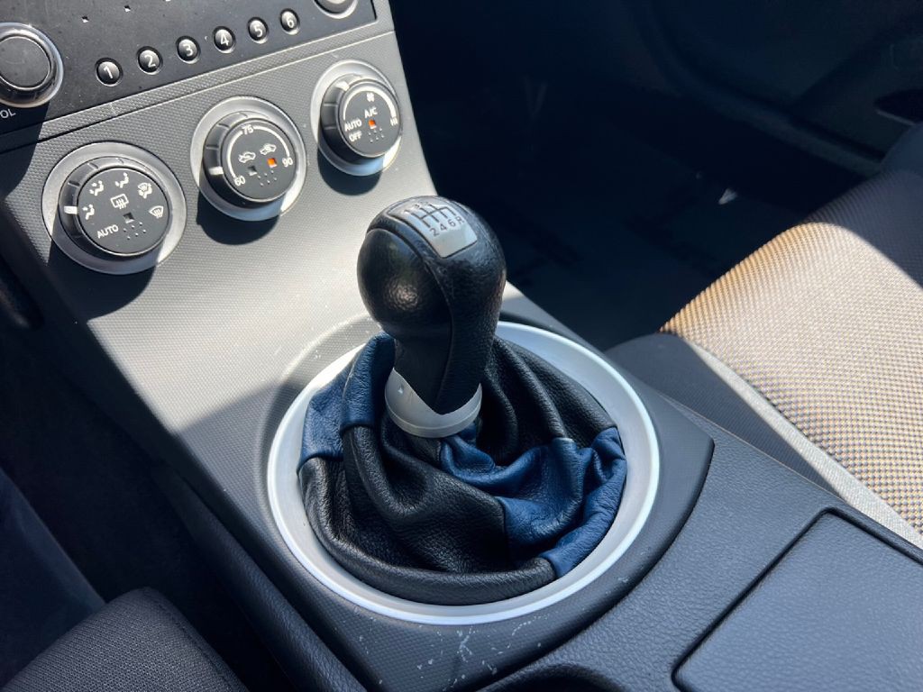 2004 Nissan 350Z Image 18