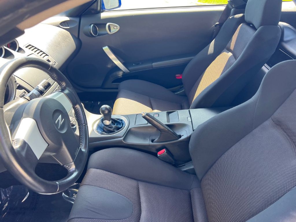2004 Nissan 350Z Image 32