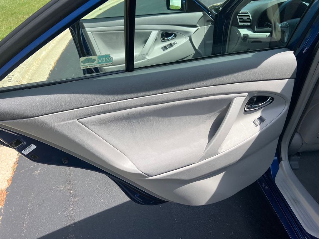 2010 Toyota Camry Image 26