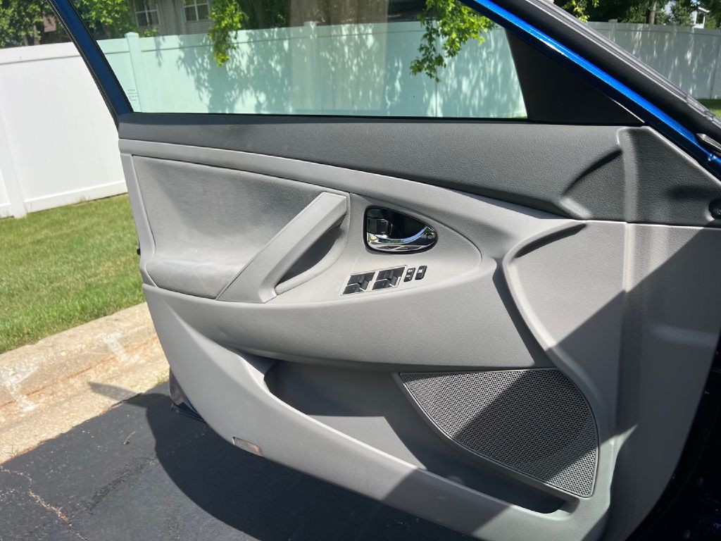 2010 Toyota Camry Image 29
