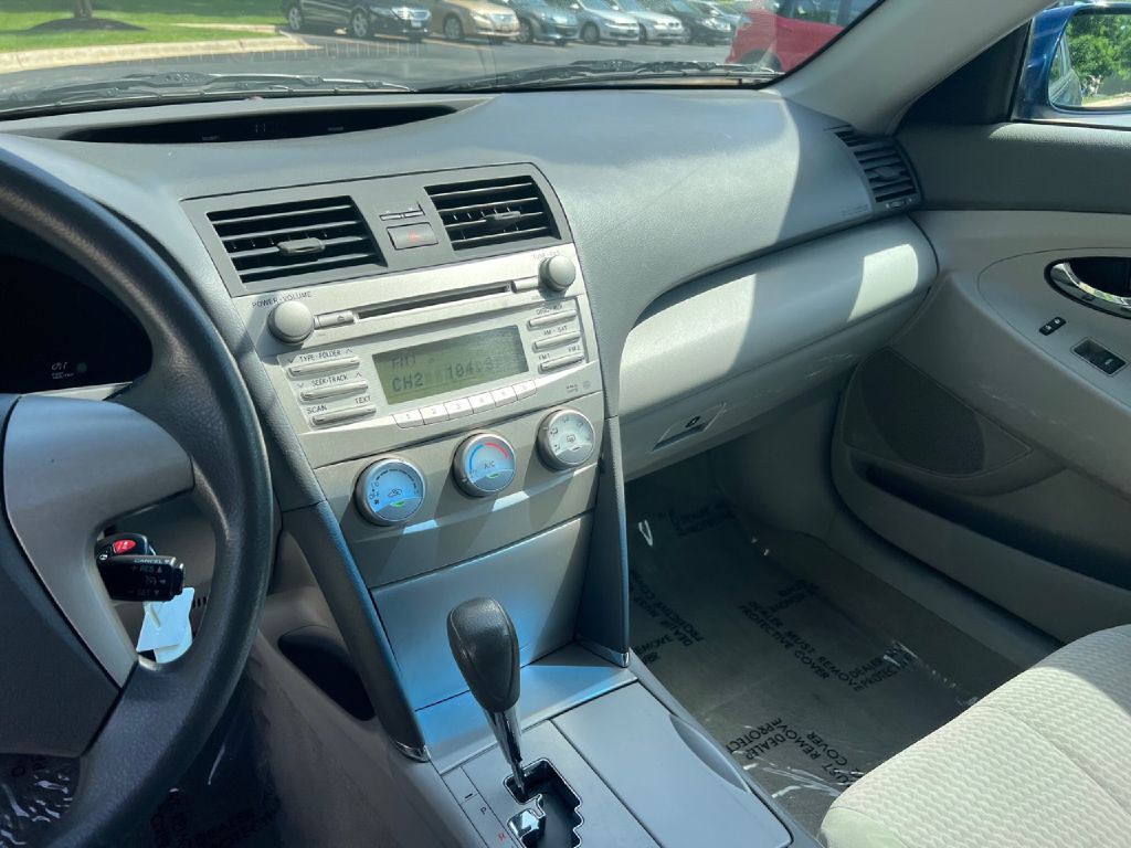 2010 Toyota Camry Image 30