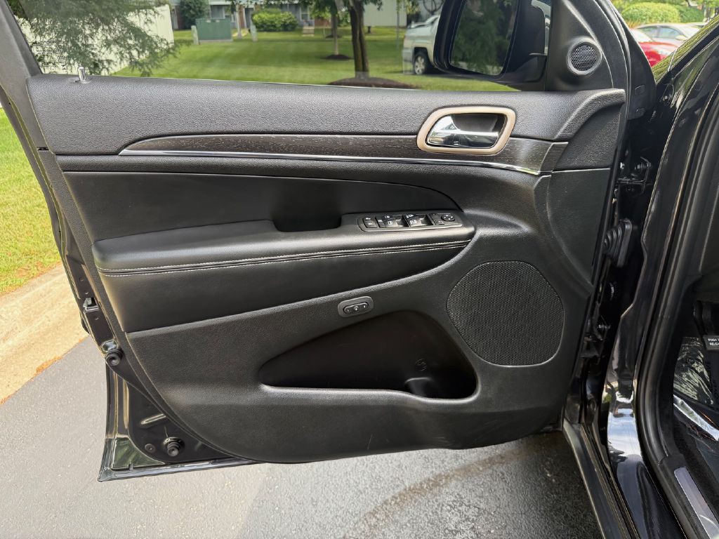 2015 Jeep Grand Cherokee Image 28