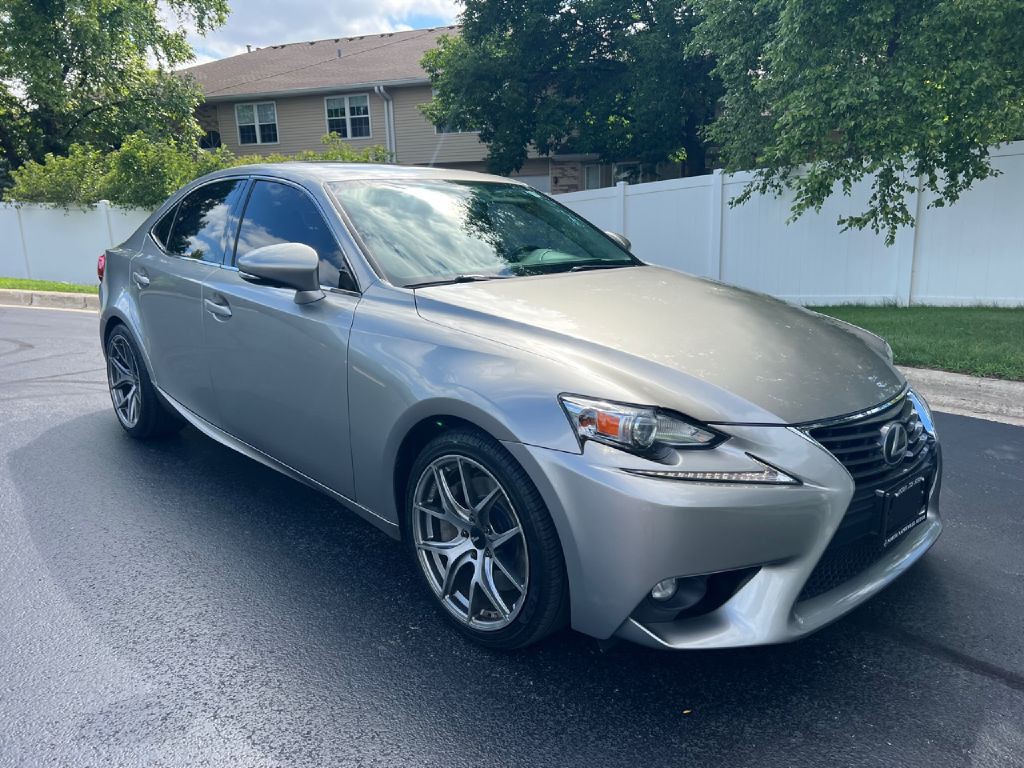 2016 Lexus IS Image 5