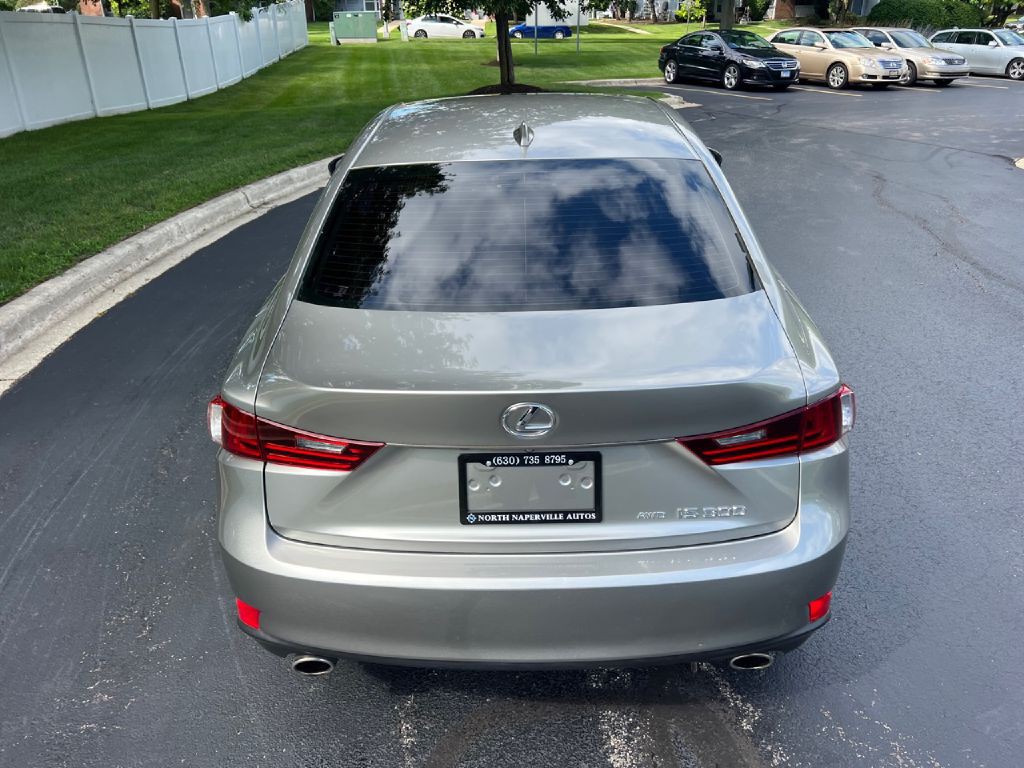 2016 Lexus IS Image 11