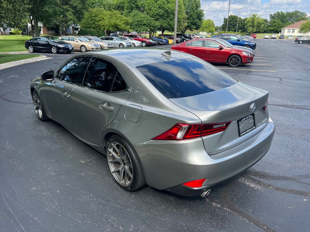 2016 Lexus IS Image 13