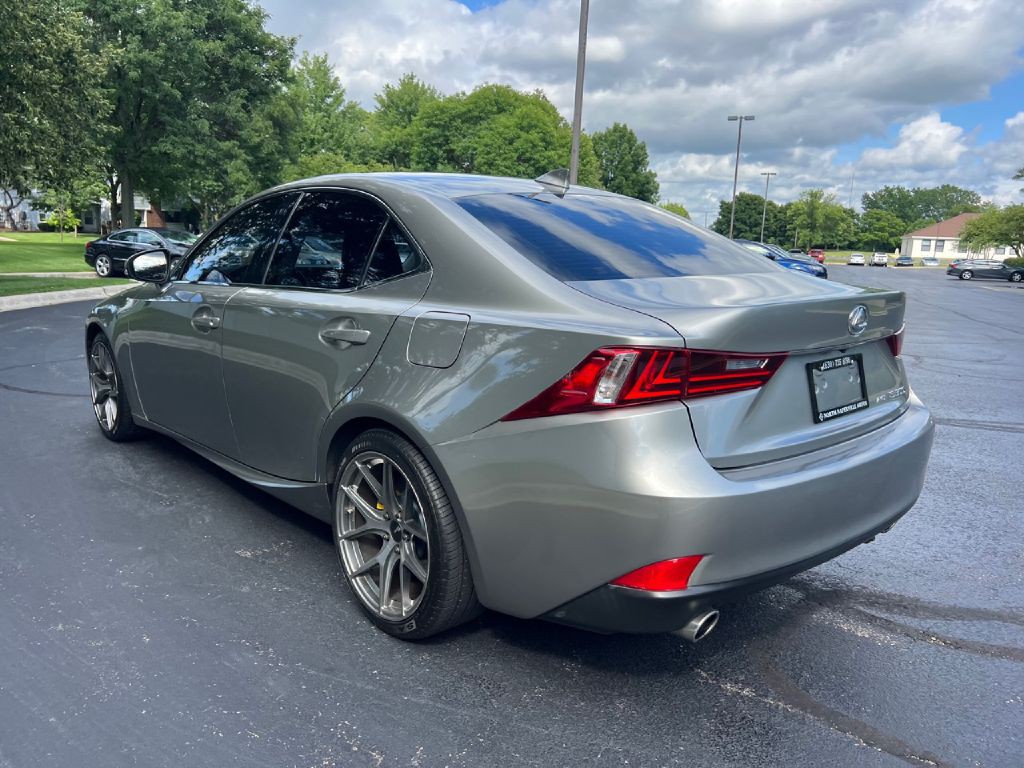 2016 Lexus IS Image 14