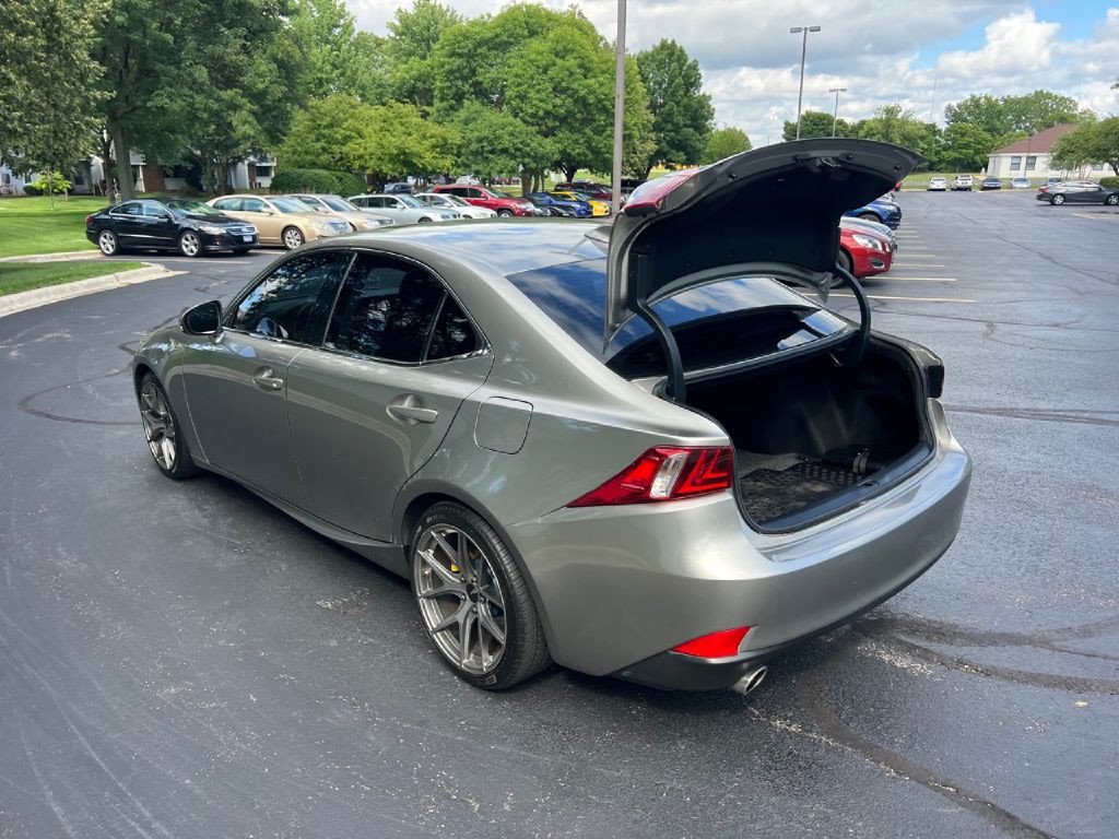 2016 Lexus IS Image 23