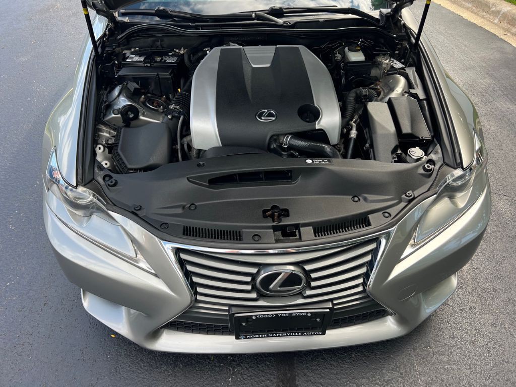 2016 Lexus IS Image 26