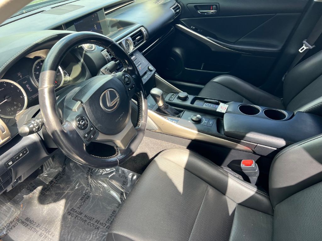 2016 Lexus IS Image 37