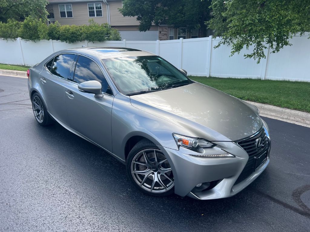 2016 Lexus IS Image 2