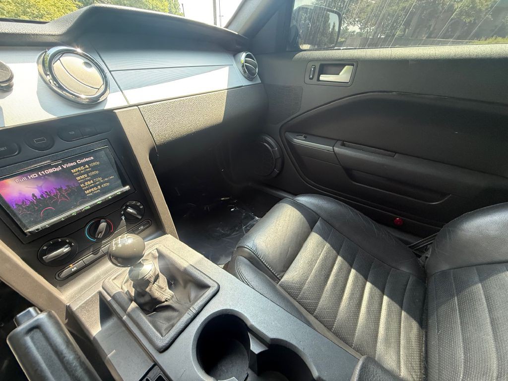2006 Ford Mustang Image 19