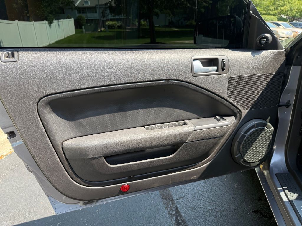 2006 Ford Mustang Image 26