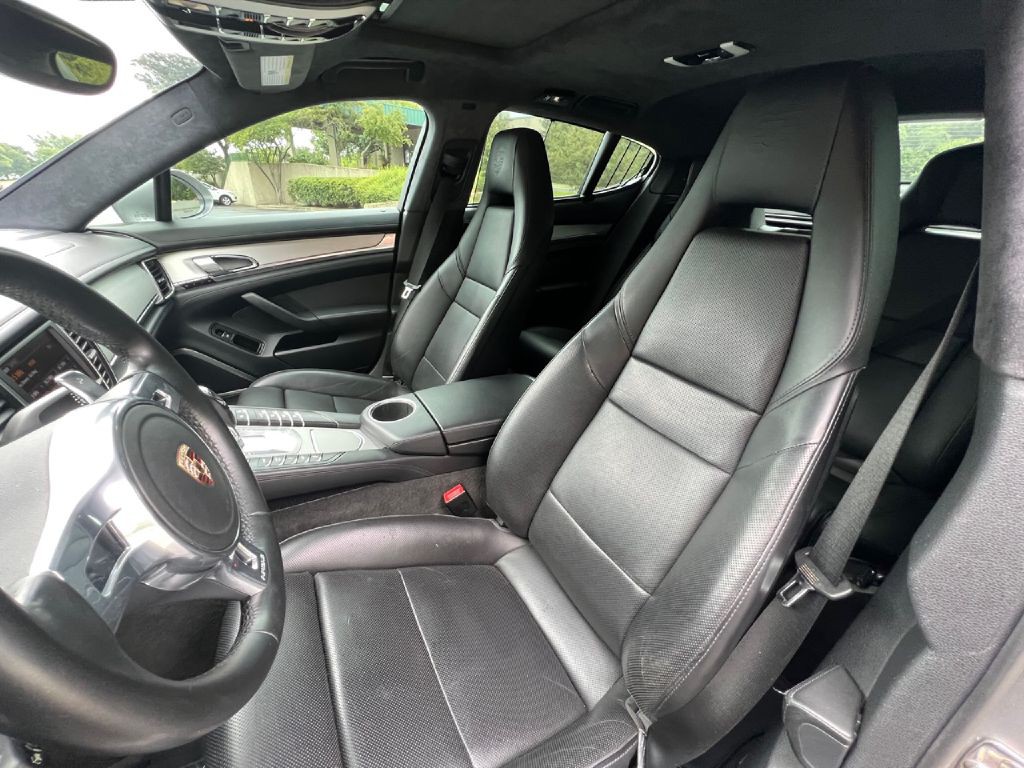 2012 Porsche Panamera Image 17