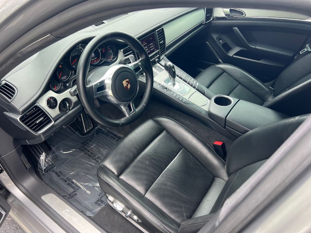 2012 Porsche Panamera Image 21