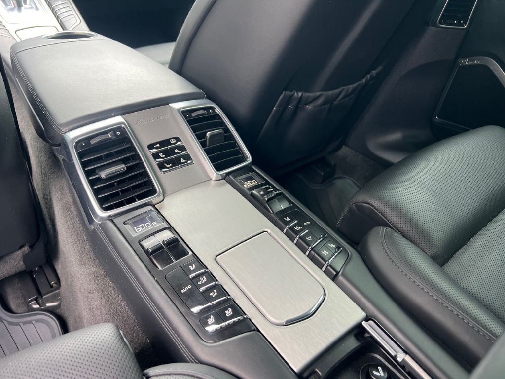 2012 Porsche Panamera Image 23