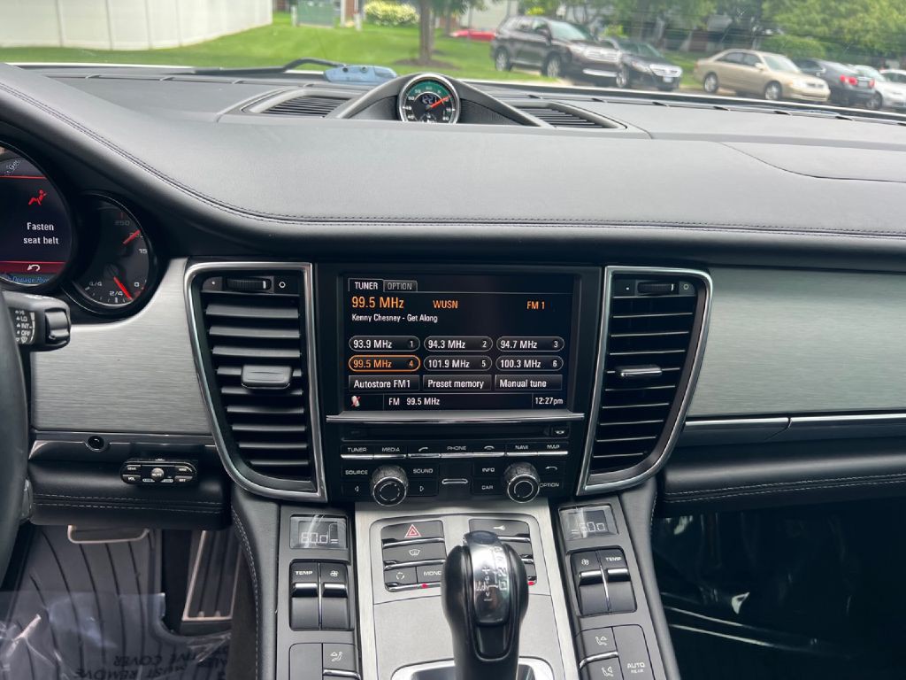 2012 Porsche Panamera Image 24