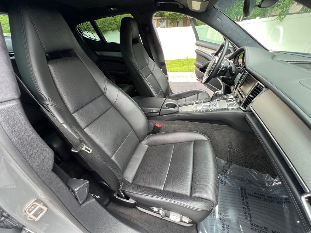 2012 Porsche Panamera Image 29
