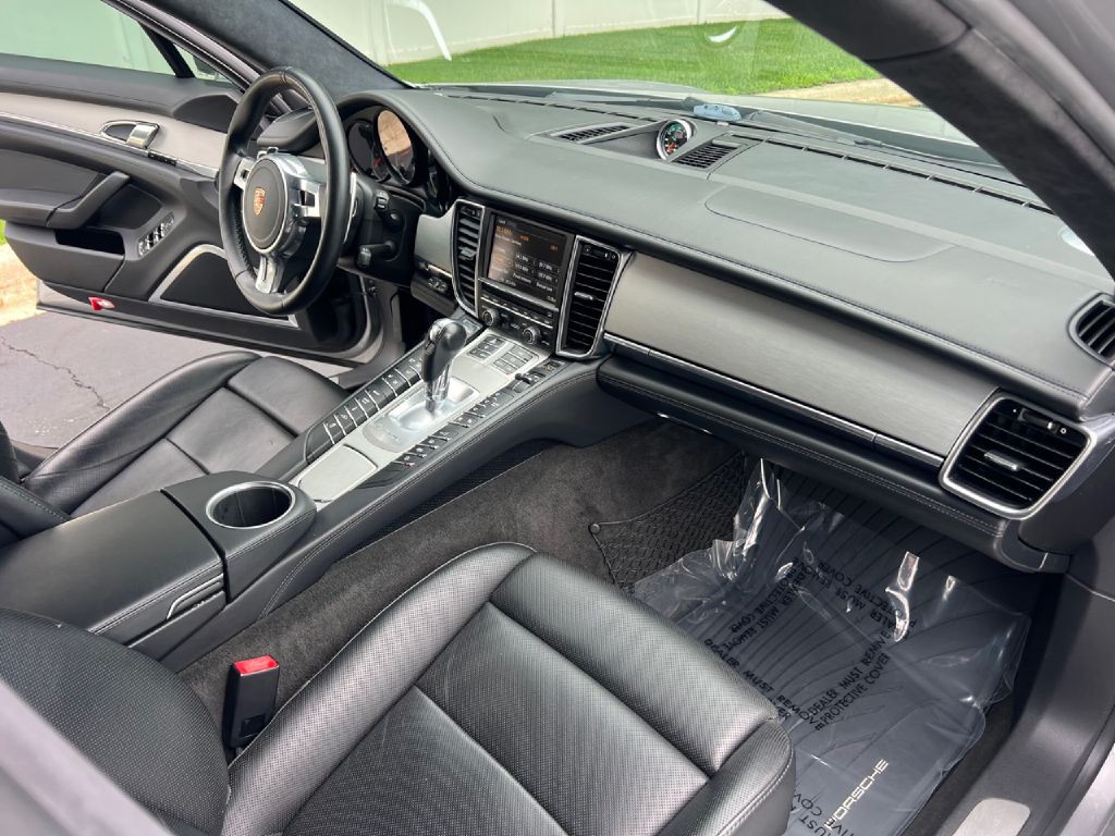 2012 Porsche Panamera Image 30