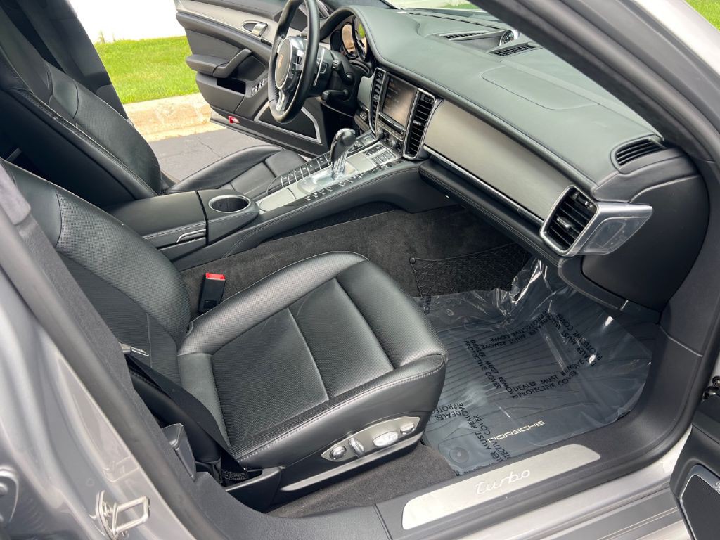 2012 Porsche Panamera Image 31