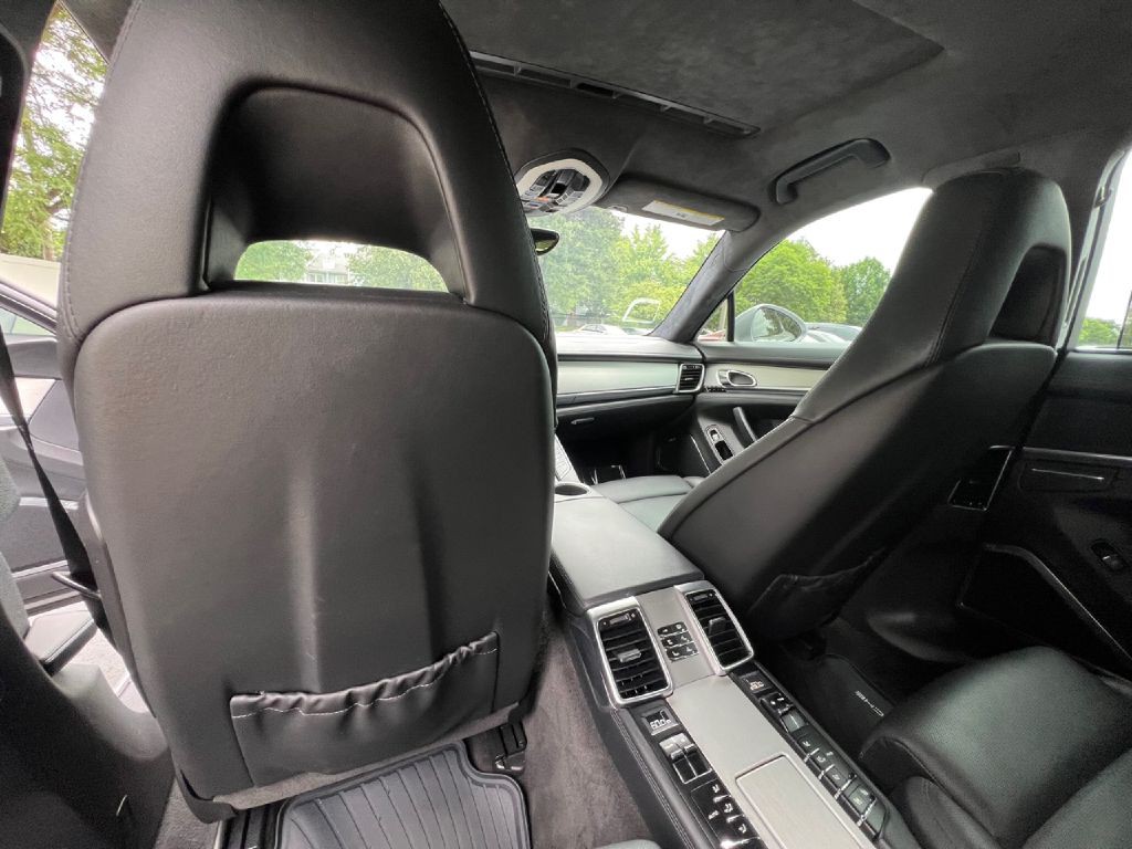 2012 Porsche Panamera Image 33