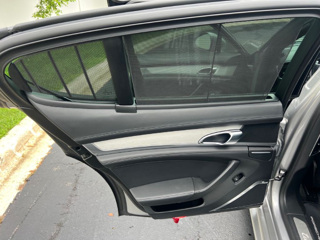 2012 Porsche Panamera Image 37