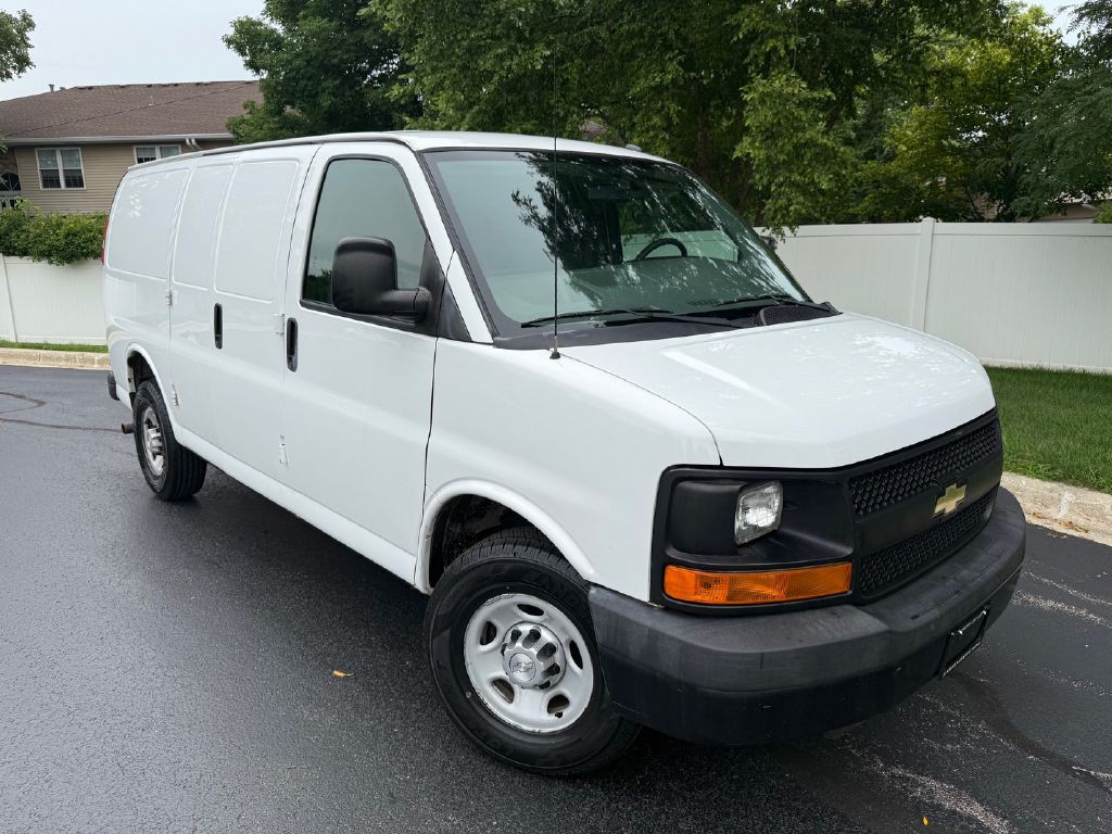 2015 Chevrolet Express Image 2
