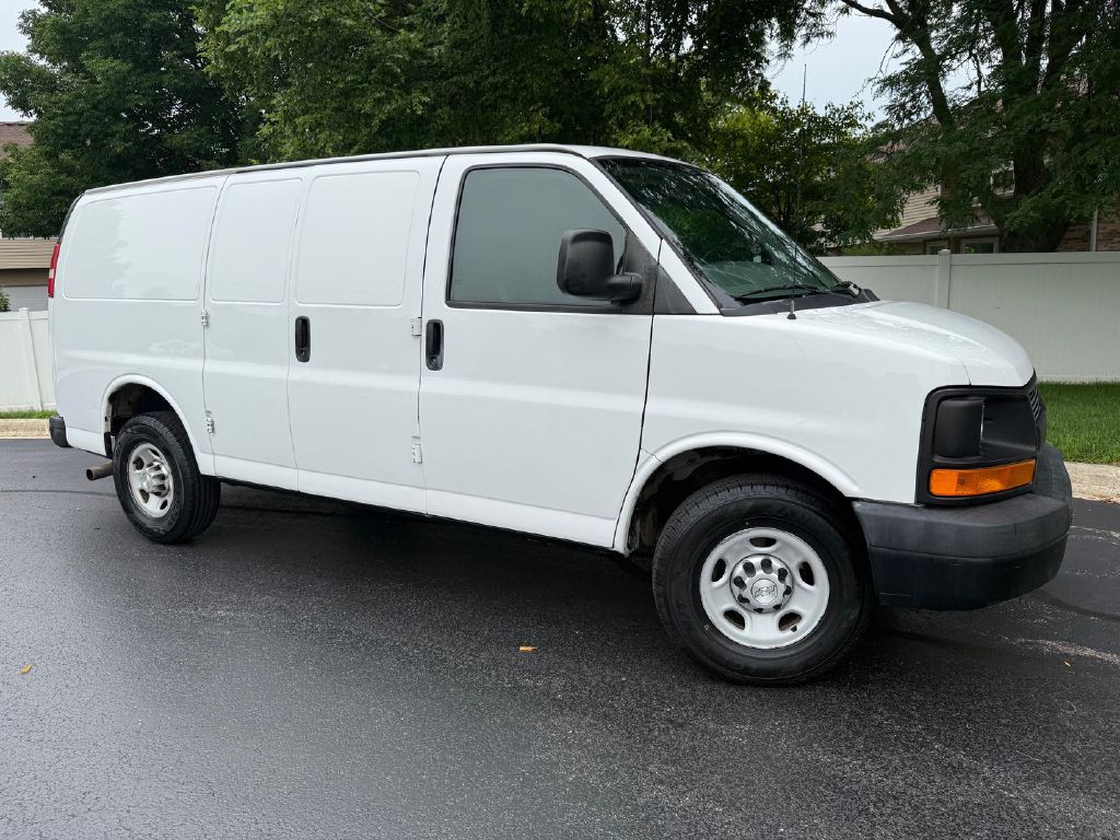2015 Chevrolet Express Image 4