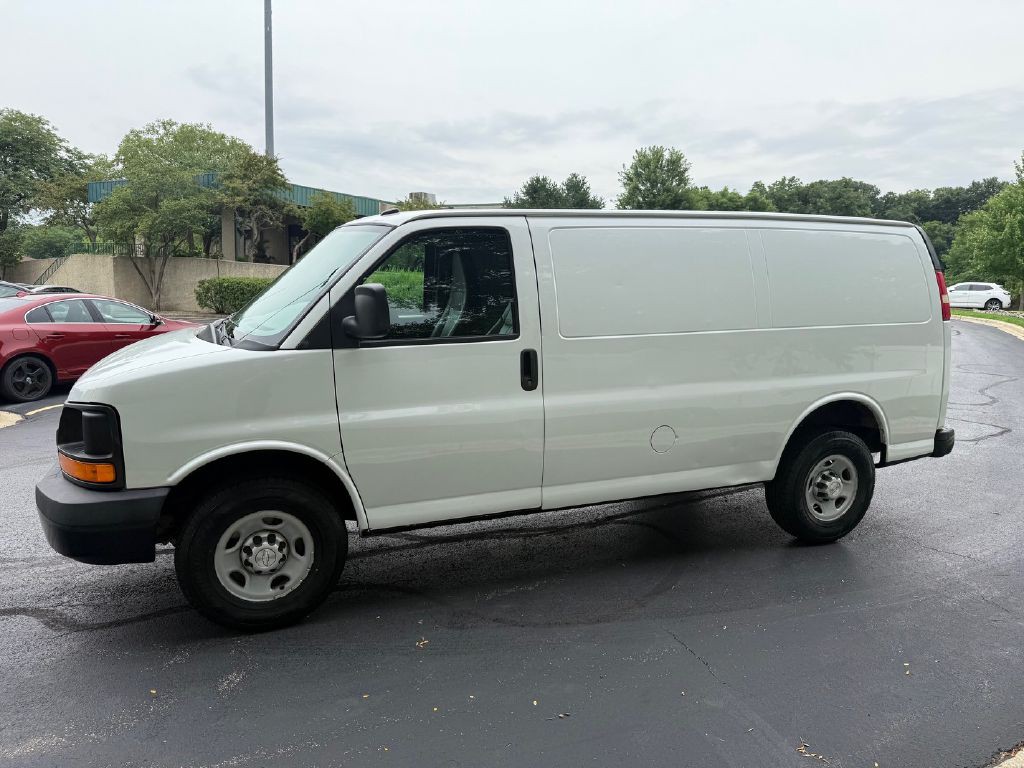 2015 Chevrolet Express Image 9