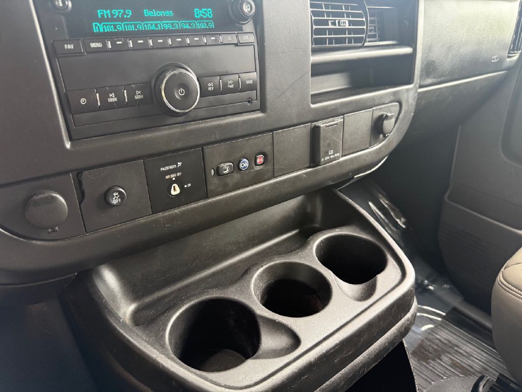 2015 Chevrolet Express Image 16