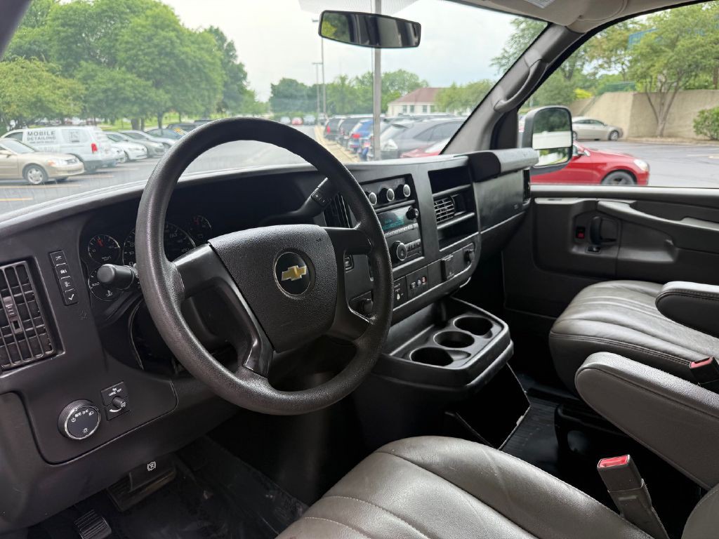 2015 Chevrolet Express Image 33