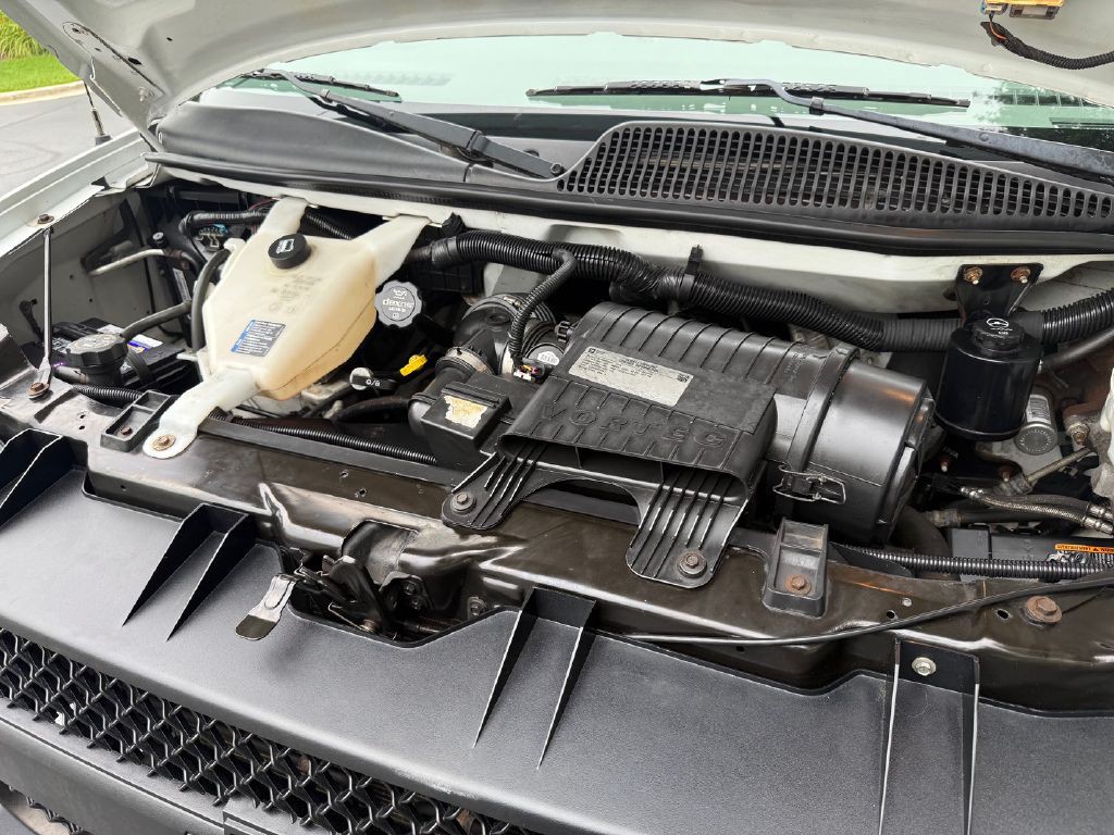 2015 Chevrolet Express Image 35