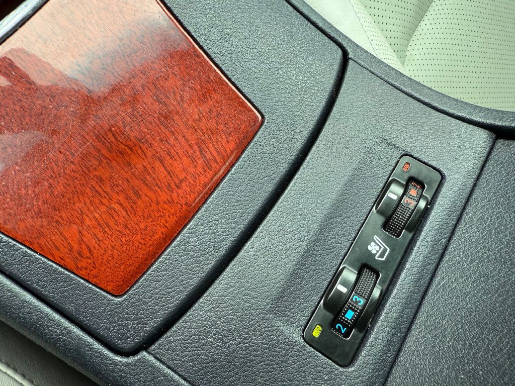 2009 Lexus ES Image 22