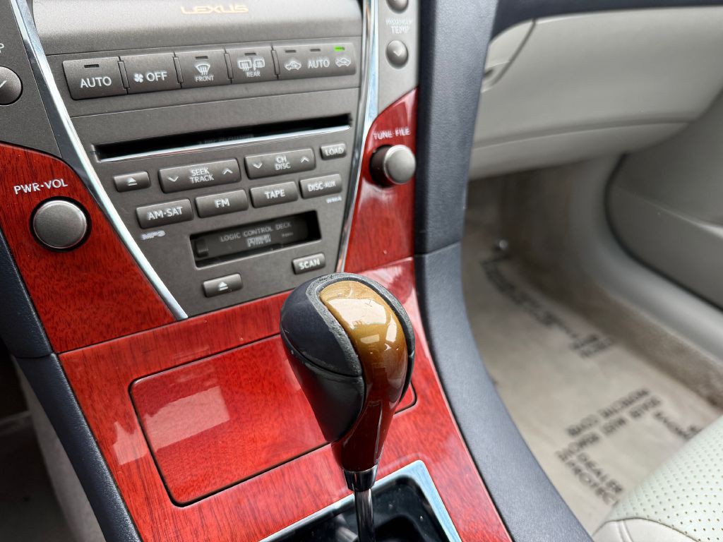 2009 Lexus ES Image 23