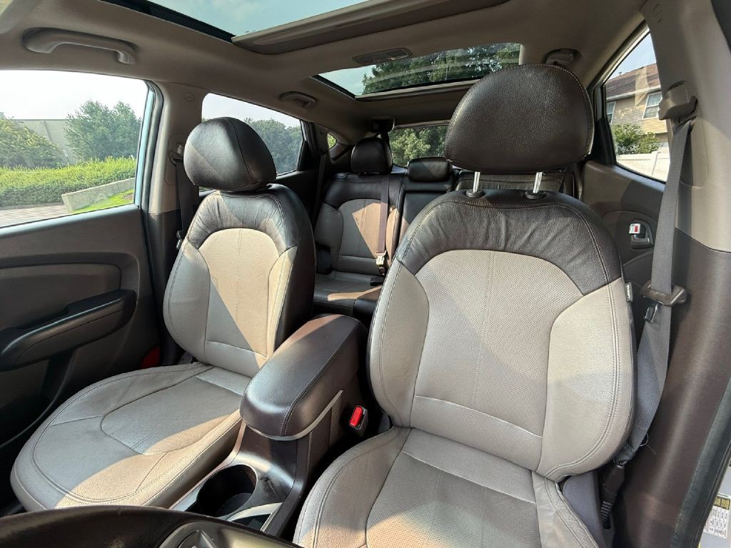 2012 Hyundai Tucson Image 14