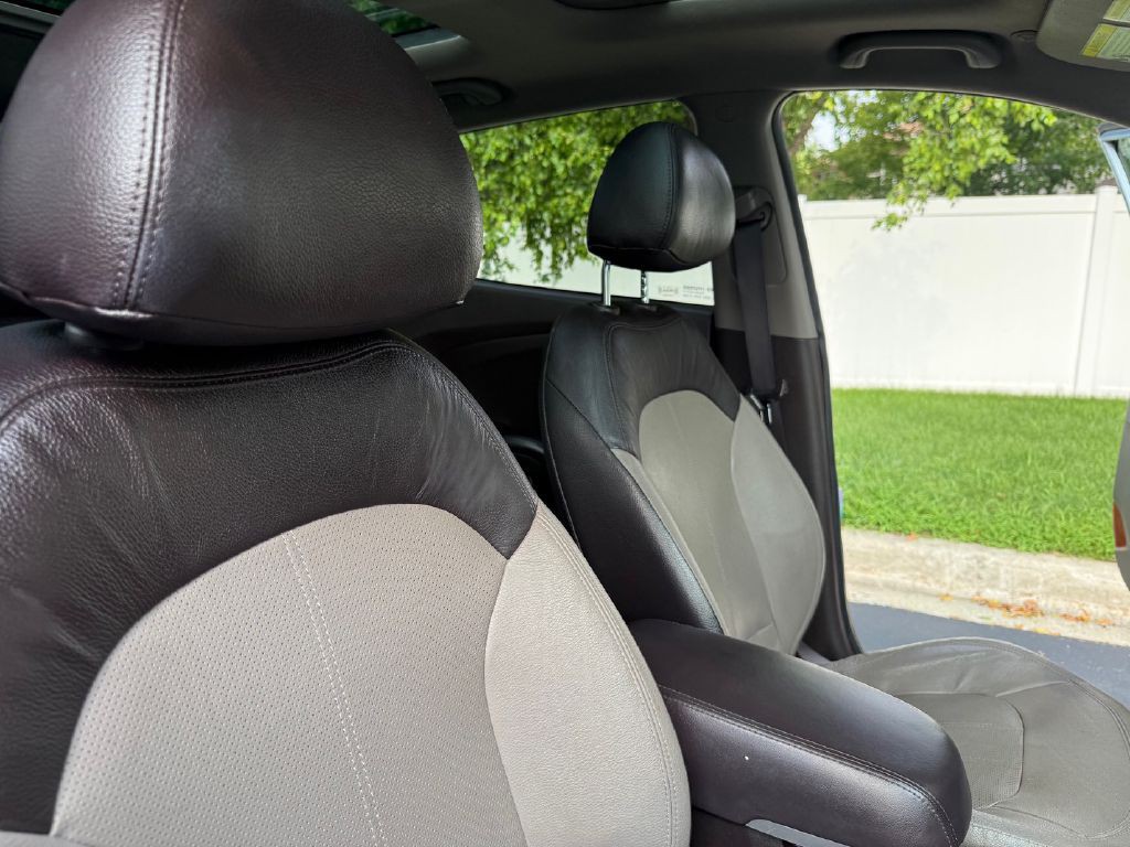 2012 Hyundai Tucson Image 20