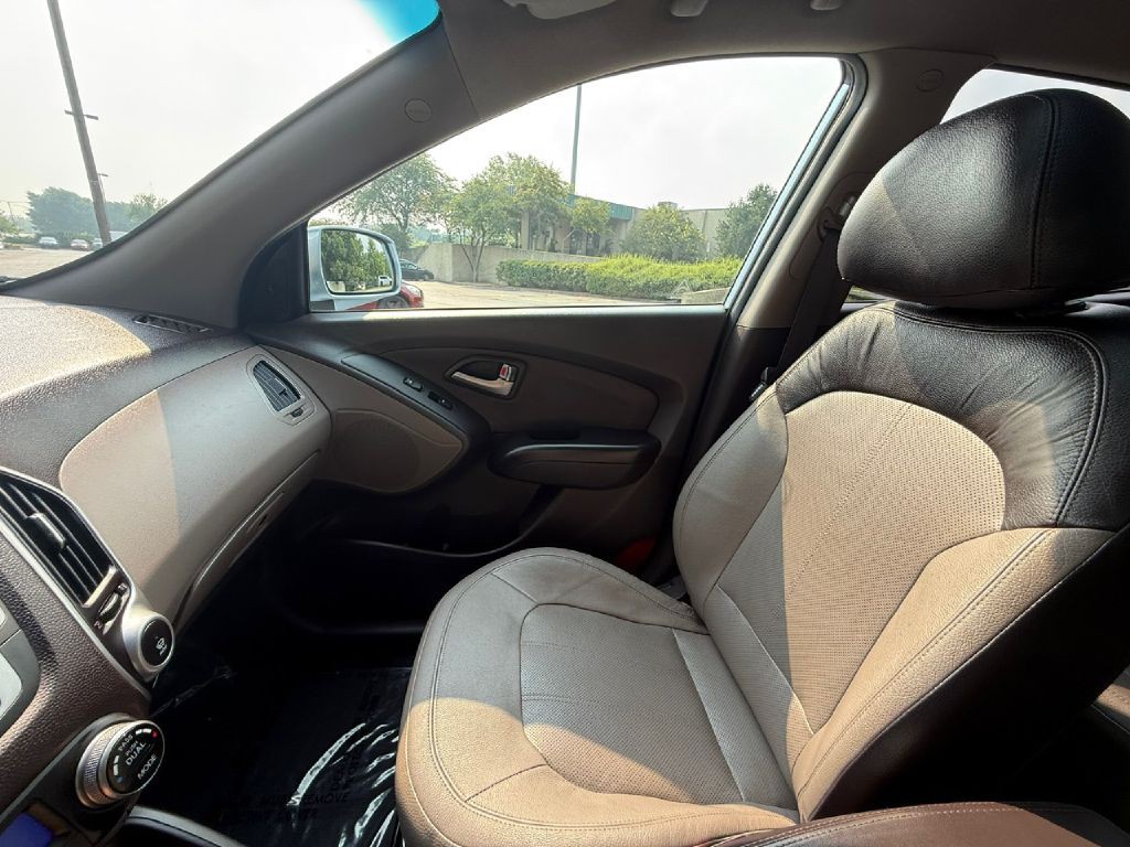 2012 Hyundai Tucson Image 30
