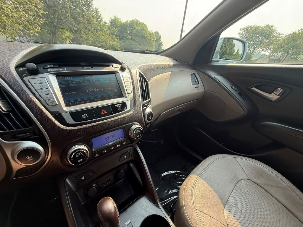 2012 Hyundai Tucson Image 31
