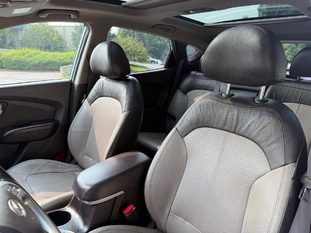 2012 Hyundai Tucson Image 35