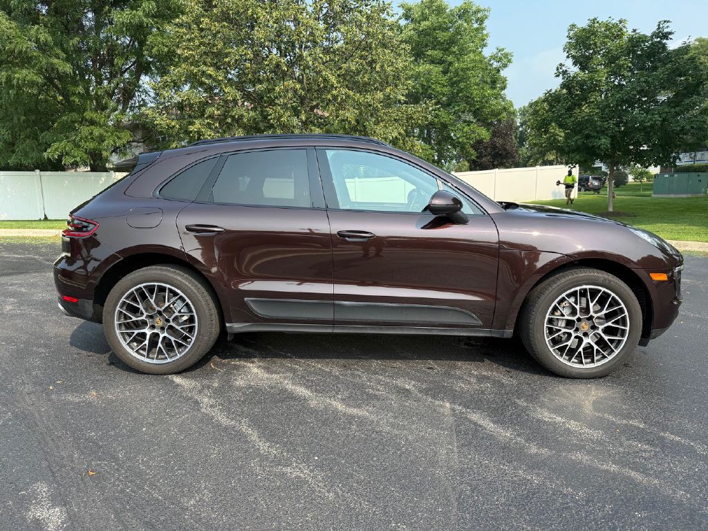 2018 Porsche Macan Image 6