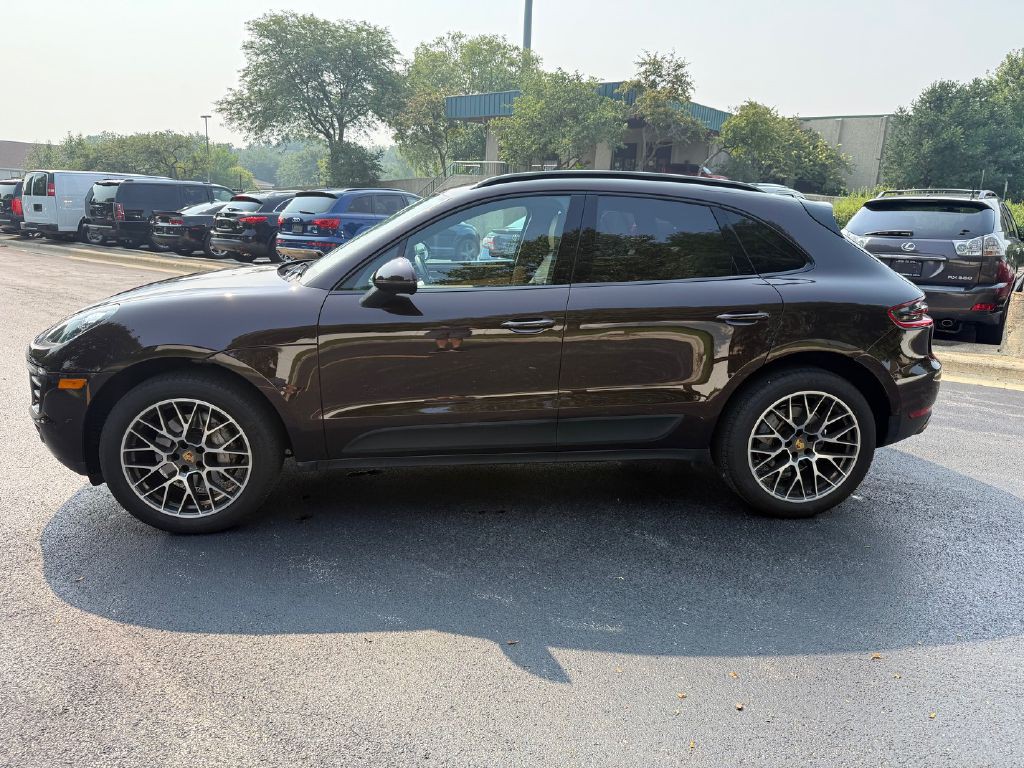 2018 Porsche Macan Image 10