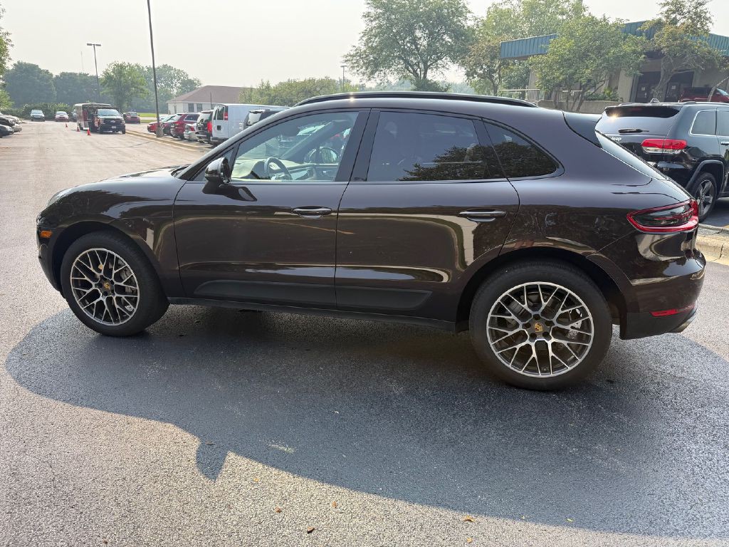 2018 Porsche Macan Image 44