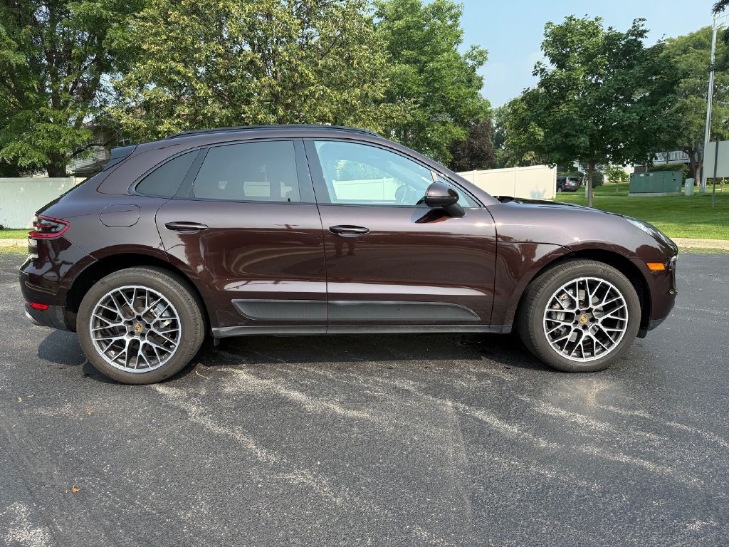2018 Porsche Macan Image 48