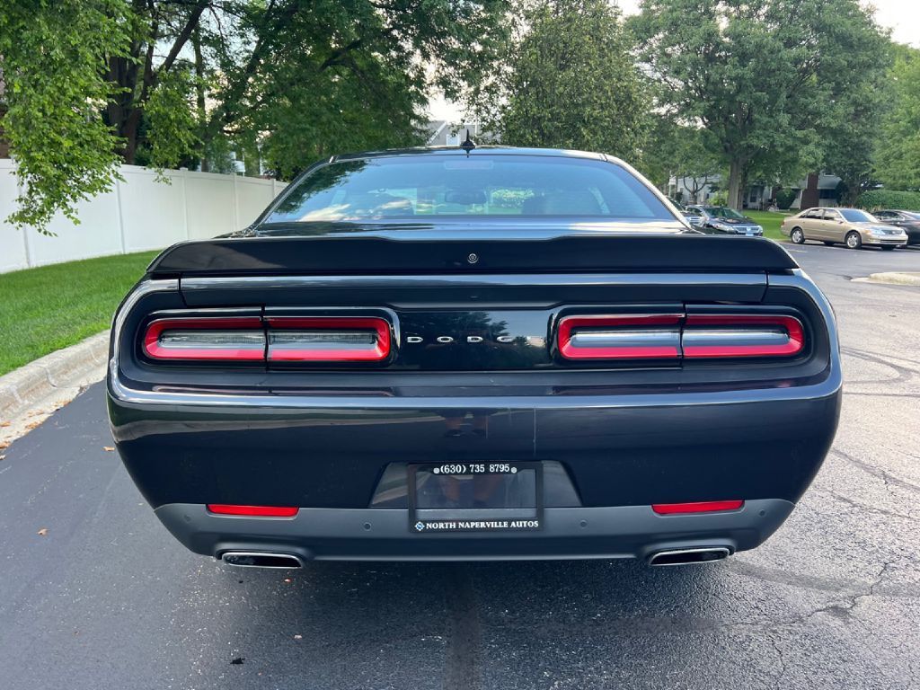 2017 Dodge Challenger Image 6