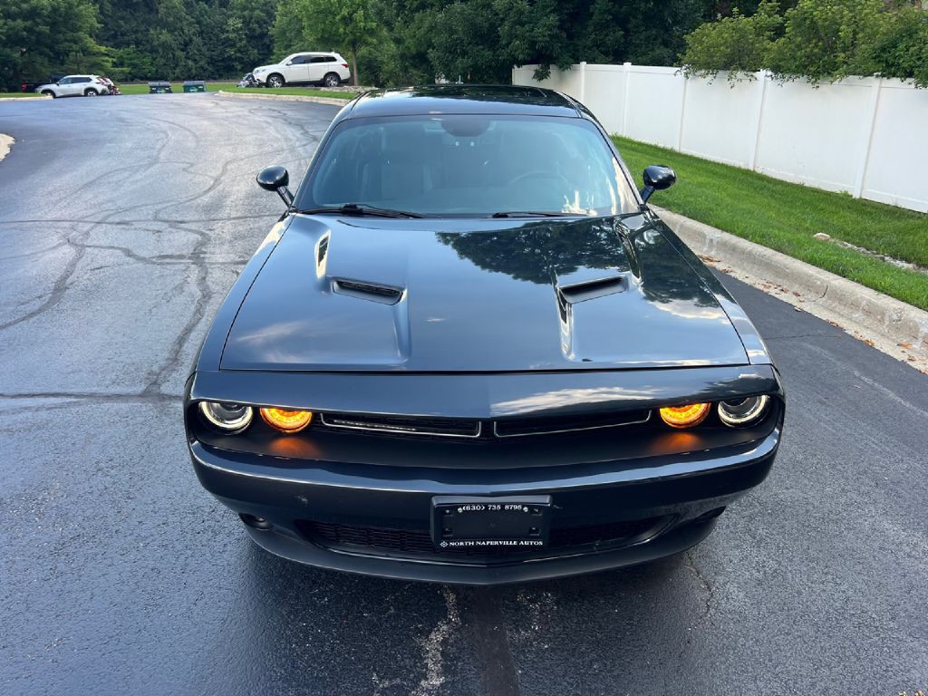 2017 Dodge Challenger Image 9
