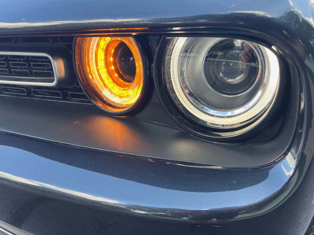 2017 Dodge Challenger Image 11