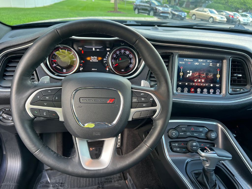 2017 Dodge Challenger Image 18
